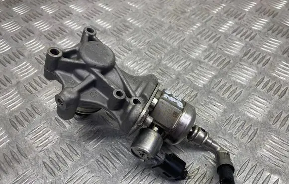 BMW 1 F20 F21 Fuel injection high pressure pump 7607159 0432251 0261520150