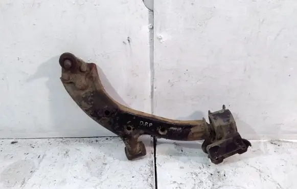 Honda CR-V Front lower control arm/wishbone