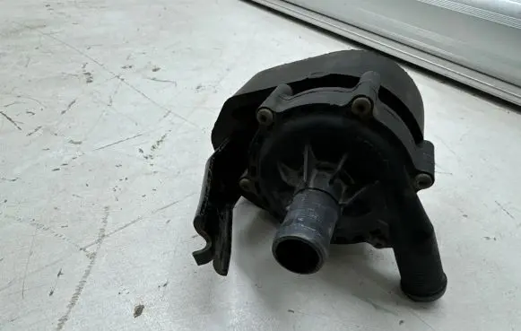 Tesla Model S Electric auxiliary coolant/water pump 600736700B