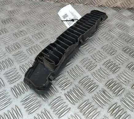 Mitsubishi 3000 GT Wiper trim MB609499