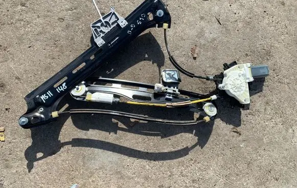 Mercedes-Benz CLS C218 X218 Rear window lifting mechanism without motor A2078200642