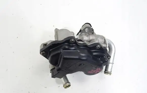 Volkswagen Golf VII EGR valve 04L131501S
