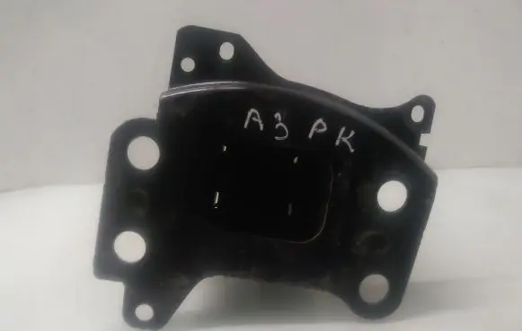 Audi A3 S3 8P Front bumper mounting bracket 8P0807133
