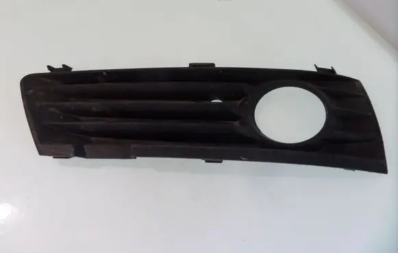 Opel Zafira B Front bumper lower grill 13124990
