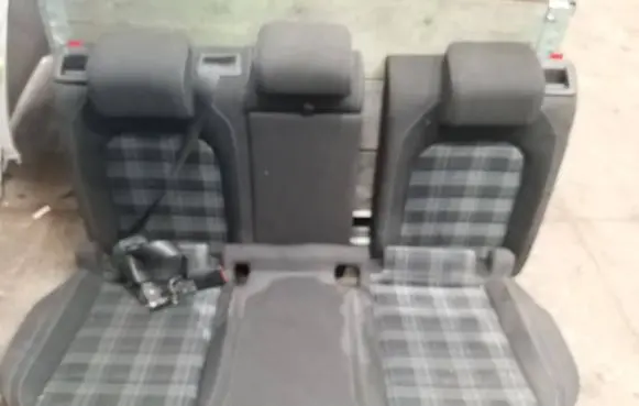 Volkswagen e-Golf Second row seats 5GE