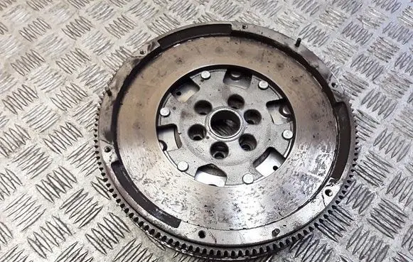 Mitsubishi Grandis Flywheel 415044110
