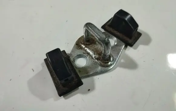 KIA Ceed Rear door lock loop/hook striker 