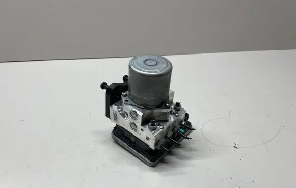 Mercedes-Benz E W238 ABS Pump A2134316900