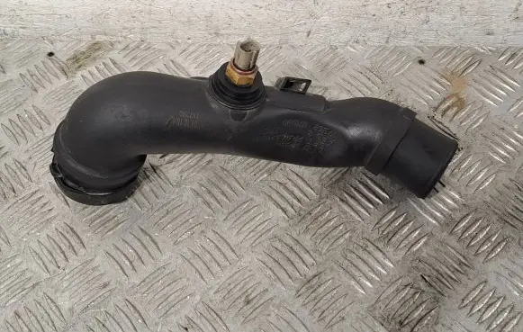Toyota Avensis T270 Intercooler hose/pipe 173620R030