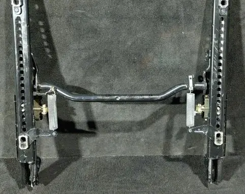 BMW 5 E39 Front passenger seat rail 311000 8196284