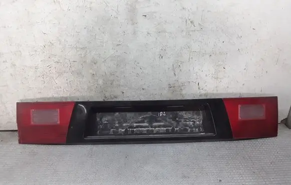 Seat Alhambra (Mk1) Rear light center trim bar blend 