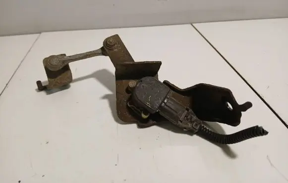 Honda CR-V Headlight/headlamp level sensor 