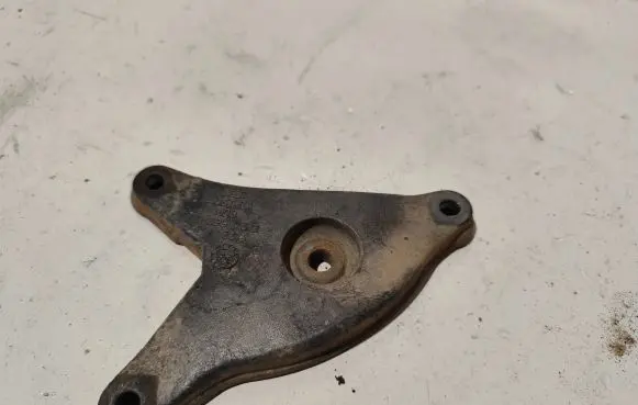Audi A4 S4 B6 8E 8H Gearbox mounting bracket 8E0399115B