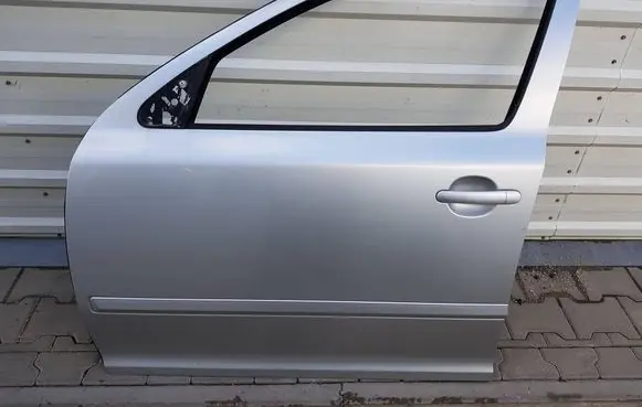 Skoda Octavia Mk2 (1Z) Front door 