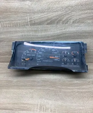 Chevrolet Silverado Speedometer (instrument cluster) 16176841