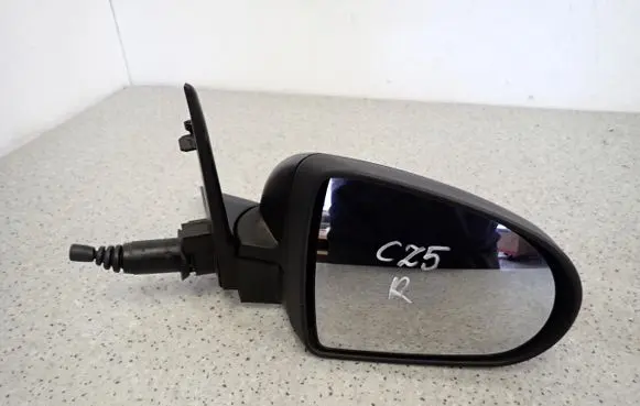 Mitsubishi Colt Front door electric wing mirror 7632A162