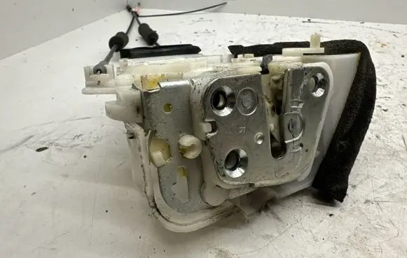 Subaru Forester SH Rear door lock