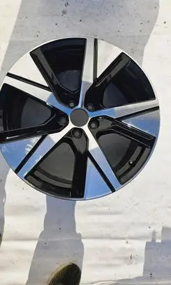 Volvo XC40 R19 alloy rim 32134537