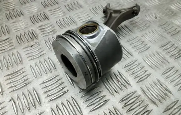Piston
