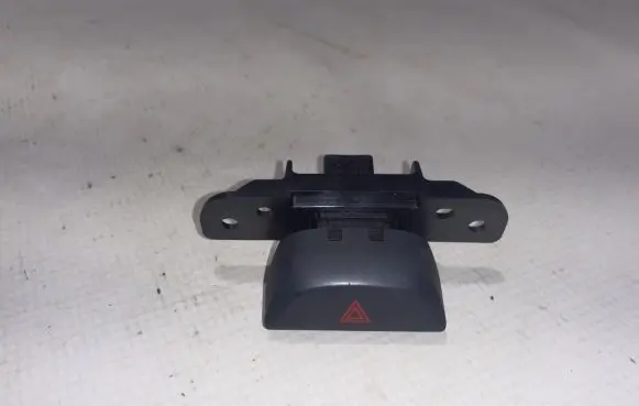 Nissan Pulsar Hazard light switch 682UU3ZL0A