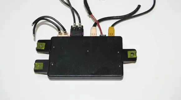 Volkswagen Touareg I Aerial antenna amplifier 7L6035530B