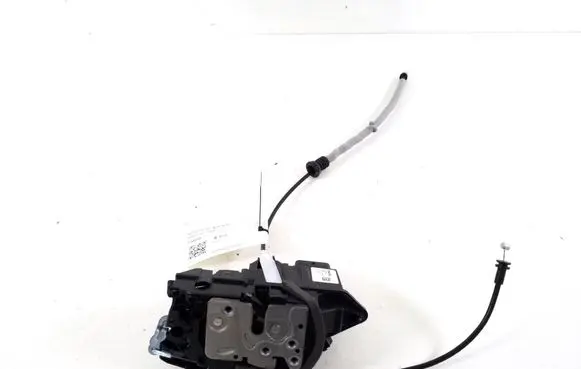 Volvo XC40 Front door lock 31440998