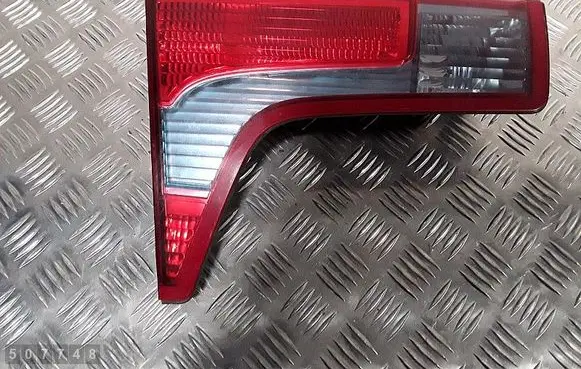Tailgate rear/tail lights