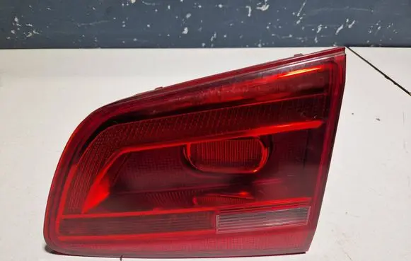 Volkswagen Touran II Tailgate rear/tail lights 176452R