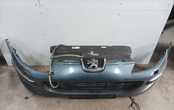 Peugeot 407 Front bumper