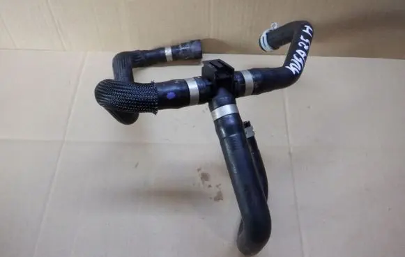 Ford Kuga III Engine coolant pipe/hose LX618B550HPD