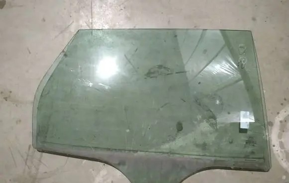 Ford Focus Rear door window glass as2