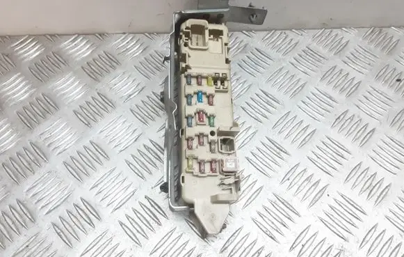 Mazda 626 Fuse module