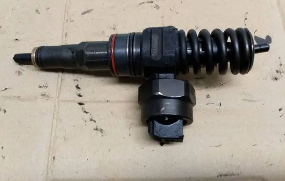 Audi A4 S4 B6 8E 8H Fuel injector 038130073F 0414720007