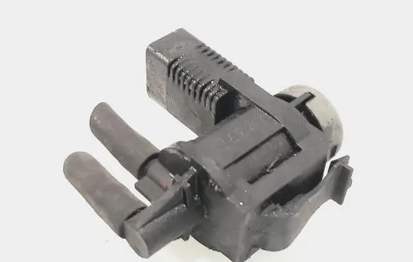 Volkswagen Touran I Turbo solenoid valve 1K0906283A