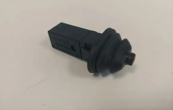 BMW 5 F10 F11 Fuel tank cap lock 8228939