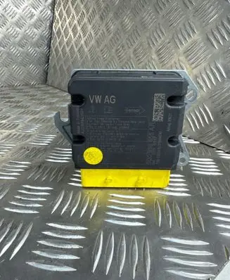 Audi A3 S3 8V Airbag control unit/module 5Q0959655AR