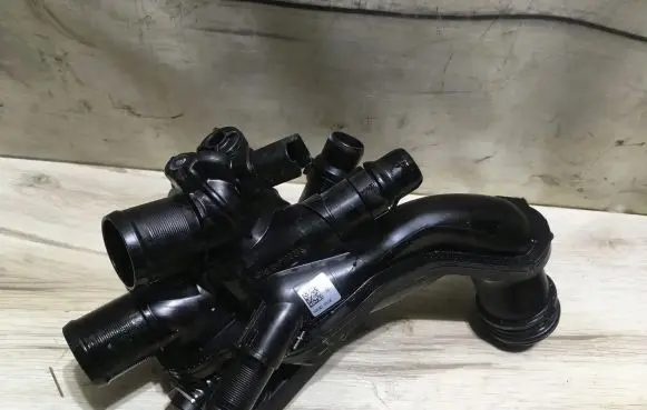 Citroen C5 Aircross Thermostat/thermostat housing 9808647180