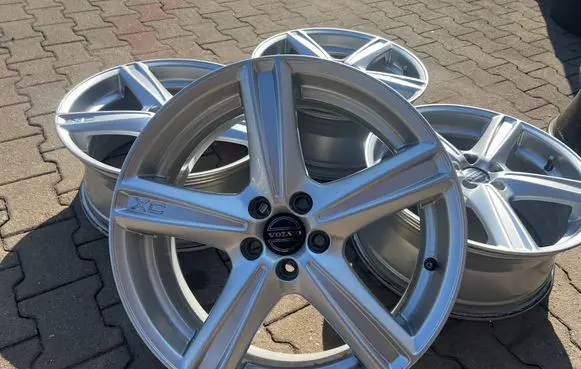 Volvo XC90 R19 alloy rim 30635721 30635722