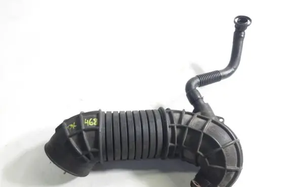 Audi A4 S4 B7 8E 8H Air intake hose/pipe 8E0129615J