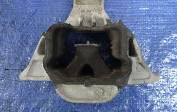 Honda Civic X Gearbox mounting bracket