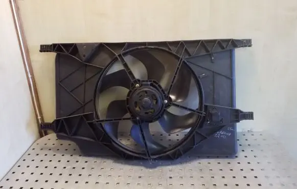 Renault Laguna II Radiator cooling fan shroud 1831698016