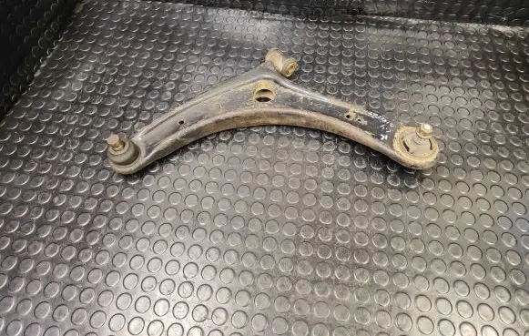 Citroen C4 Aircross Front lower control arm/wishbone