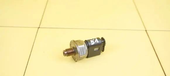Mercedes-Benz E W212 Fuel pressure sensor A0235455226 651924