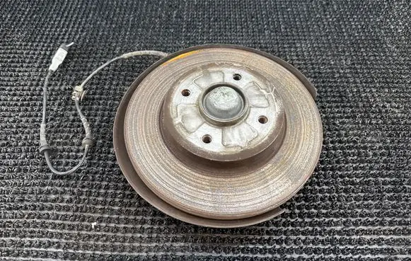 Peugeot 3008 I Rear wheel hub 