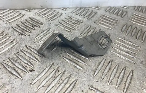 BMW 5 F10 F11 Front bumper mounting bracket 7247665