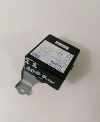 Toyota Corolla Verso AR10 Door control unit/module 61B168000