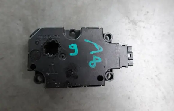 Audi A8 S8 D4 4H Air flap motor/actuator CZ1139300855 ZBAT0045D07T