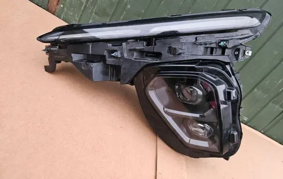Toyota RAV 4 (XA40) Headlight/headlamp