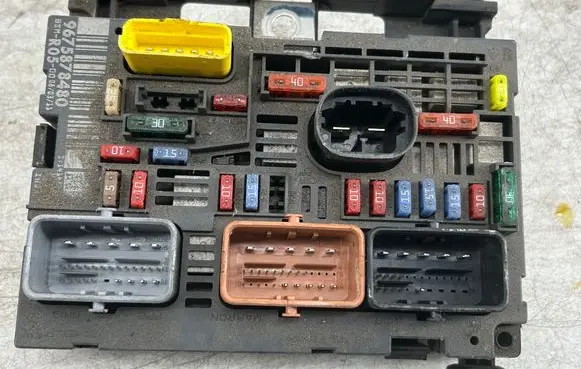 Peugeot 308 BSM Control unit 9675878480