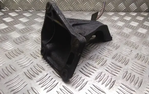 BMW 3 E46 Engine mounting bracket 6754185